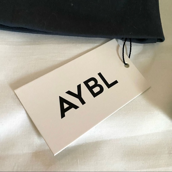 SOLD!💚 AYBL Oversized Crop Jumper - Picture 11 of 11